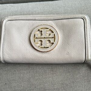 Tory Burch Ivory Leather Continental Wallet with Gold Logo